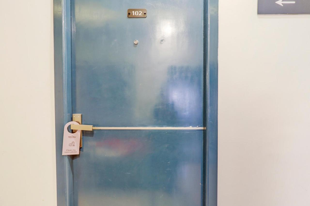 Super Oyo Silverkey Nanganallur Near Chennai International Airport Hotel Bagian luar foto